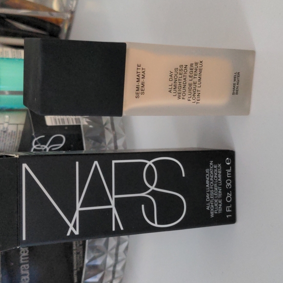 Nars All day luminous weightless foundation.Brand New .see the pictures - Picture 3 of 5